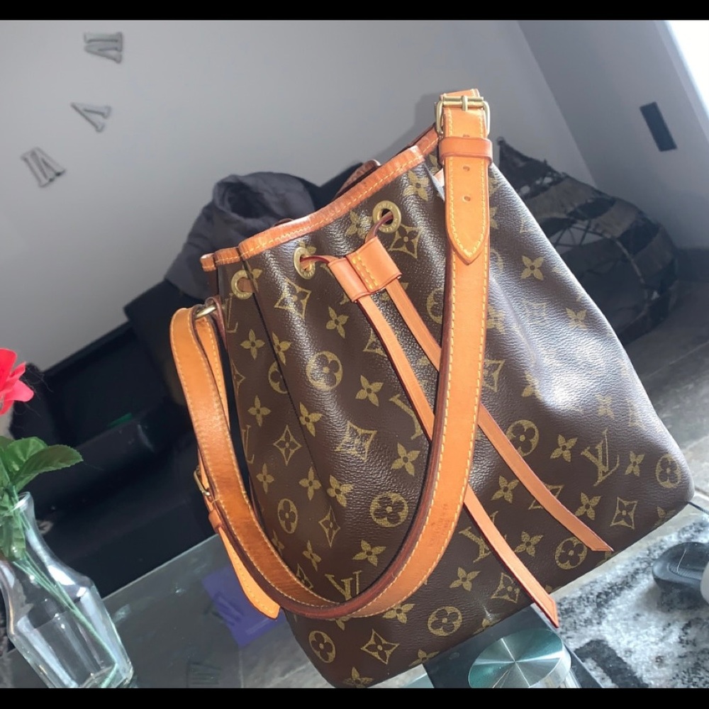 Authentic Louis Vuitton Petite Noe